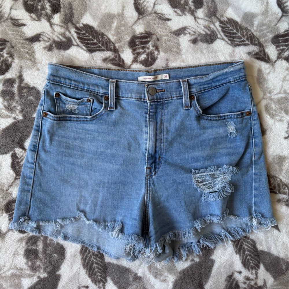 Levi’s shorts